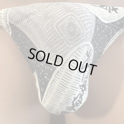 画像1: 極小パリッと薄手の小判紋様黒猫