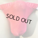 やや小さめ柔らか薄手の機能性素材黒猫赤