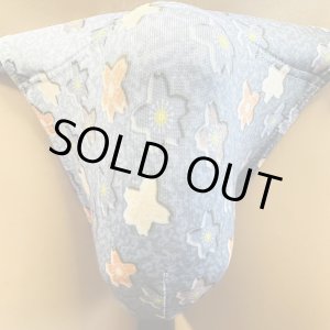 画像: 花散らし模様黒猫(水着系素材)